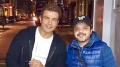 عمرو دياب ينشر صورته مع محمد هنيدي من لندن