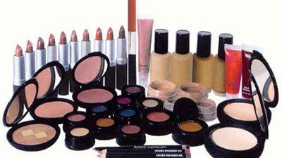 إحباط محاولة إدخال مستحضرات تجميل بقيمة 10 ملايين جنيه