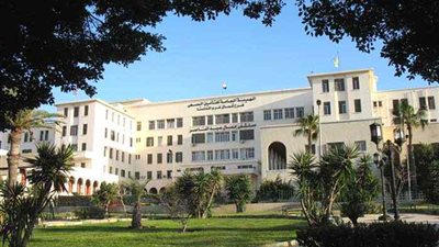 مستشفى بالإسكندرية «يطرد» مصابا بـ«جلطة» لعدم وجود أطباء