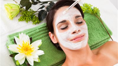 لفتيات الجامعة.. وصفة طبيعية لنضارة البشرة