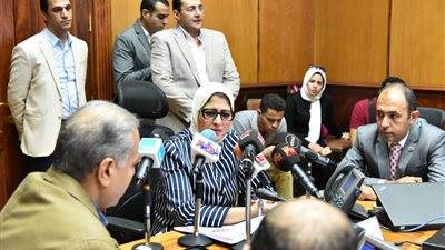 من القاهرة لمطروح.. وزيرة الصحة تتابع خطة التأمين الطبي لعيد الأضحى.. جولة تفقدية بمستشفيات الشيخ زايد بأكتوبر والعلمين.. تحديد 72 مستشفى للإخلاء في حالات الطوارئ.. وخط ساخن لتوفير نواقص الأدوية