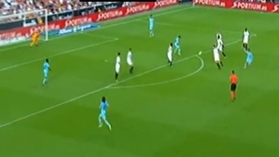 أتلتيكو مدريد يتقدم بهدف أمام فالنسيا بالشوط الأول (فيديو)