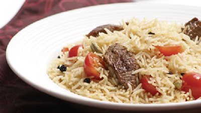 إعداد الأرز العربى المبخر على مائدة رأس السنة