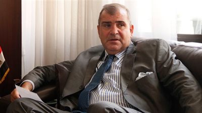 سفير مصر بتونس يلتقي الجالية المصرية للتعريف بالدستور