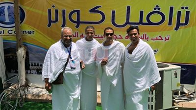 «الليثي» بصحبة بيومي فؤاد والحكم محمود عاشور في الحرم المكي (صور)