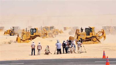 وفد تيار الاستقلال يقضى أول أيام عيد الأضحى بمشروع قناة السويس