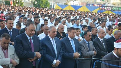 15 صورة ترصد صلاة عيد الأضحى في الغردقة