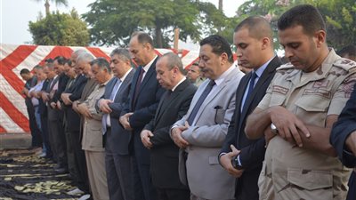 محافظون في عيد الأضحى.. «عبد الحميد» يصلي بميدان الساعة بدمياط.. «مختار» في إستاد شبين الكوم.. «البديوي» يختار المدرسة الثانوية العسكرية بالمنيا.. و«عبد المنعم»