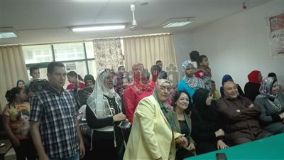 «عمال الجيزة» يوزع شنط وأدوات مدرسية للأيتام والمحتاجين