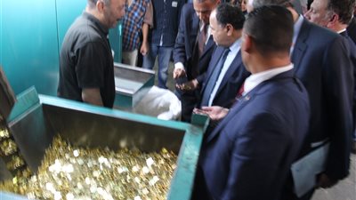 قريبا.. ماكينات الصراف الآلي بمحطات المترو لفك العملات الورقية