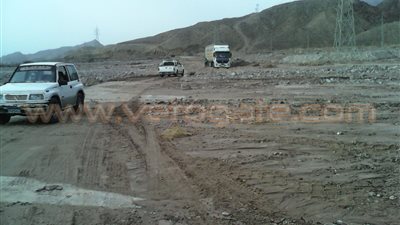 بالصور.. «الطرق والكباري» تعيد فتح طريق «طابا - نويبع»