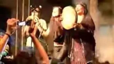 بالفيديو.. وصلة رقص لـ«دينا الوديدي» على أنغام «مزاهر الزار»