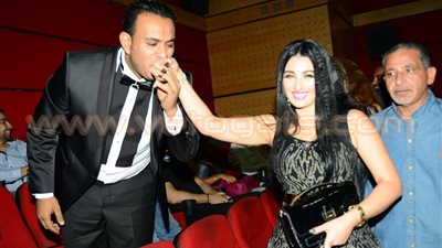 بالصور.. «صافيناز» تصيب مول «نايل سيتي» بـ «شلل تام»