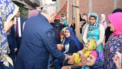 محافظ الشرقية يشارك ذبح الأضاحي بمحيط دار بسمة للإيواء بالزقازيق