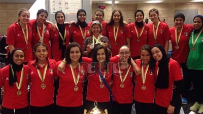 بعثة ناشئات اليد تصل مطار القاهرة بعد التتويج ببطولة أفريقيا