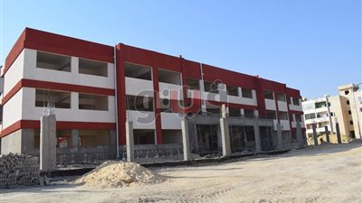 محافظ البحر الأحمر يتابع أعمال إنشاء المدارس اليابانية بالغردقة