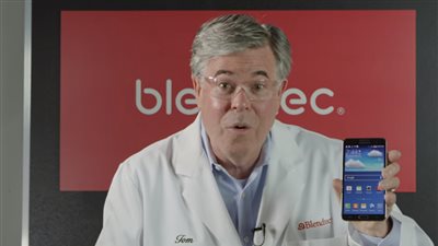 الأتراك يحتجون ضد ترامب بتحطيم هواتفهم الذكية (فيديو)