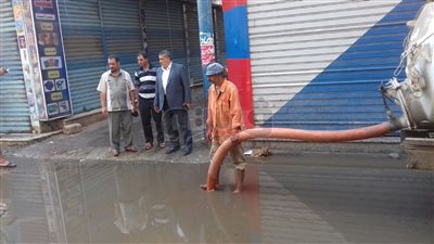 انقطاع المياه وغرق الشوارع بالصرف الصحي يفسدان فرحة العيد بالقليوبية