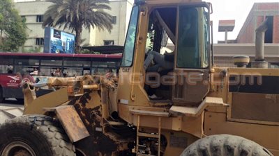 بالصور.. استمرار إزالة قضبان مترو المطرية