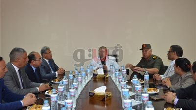 بالصور.. كامل الوزير يلتقي ممثلي لجنة الإدارة المحلية بالبرلمان