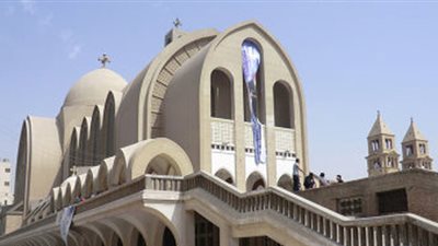 بين التظاهرات والاجتماعات السرية.. لماذا تجرأ الأقباط على الكنيسة؟