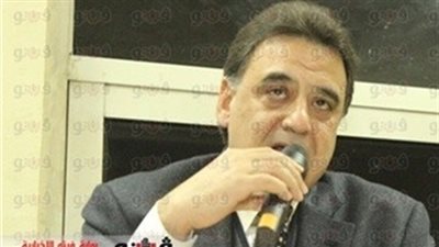 «عبد الفتاح»: الشمس يصرف 8 ملايين جنيه على حمام ويرفض علاوة الموظفين