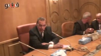 بالفيديو.. محافظ قنا يجتمع بوفد 