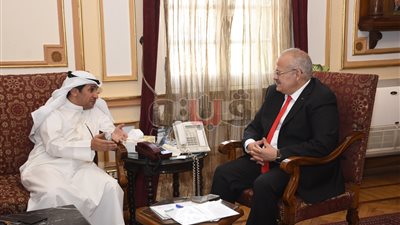 «الخشت» يبحث مع المستشار الثقافي الكويتي سبل التعاون المشترك