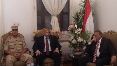 مدير أمن الجيزة يهنئ المحافظ بعيد الأضحى ويناقشان خطط التأمين (صور)
