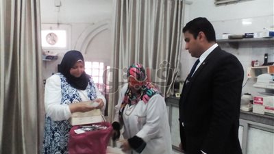 بالفيديو.. إعدام أدوية فاسدة في مستشفى خاص بالمعادي