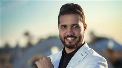 أحمد ناصر يحيي حفل رابع أيام العيد بنادي الاتحاد السكندري