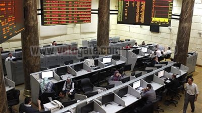البورصة تكتسى باللون الأحمر ورأسمالها  يخسر 3.84 مليارات جنيه