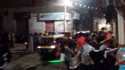 أهالي ميت سلسيل يفترشون الأرصفة انتظارا لوصول جثماني الطفلين المختطفين