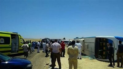 مصرع شخص وإصابة 24 في انقلاب أتوبيس رحلات بمدينة نويبع