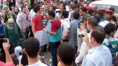 تجمهر طلاب هندسة المنصورة اعتراضًا على رسوب الدفعة