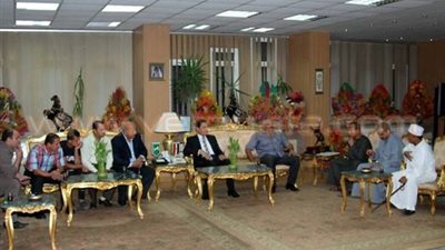 محافظ الشرقية يكلف التضامن بسرعة تسليم شهادة التأهيل لشقيق شهيد