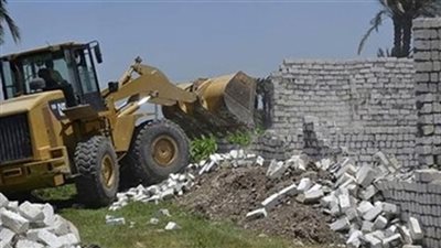 المنيا تزيل حالتى تعدٍ على أراضي إصلاح زراعي