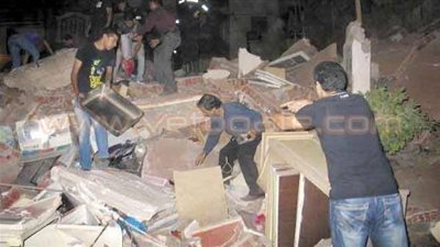 أول صور من موقع انهيار «منزل حى الساحل»