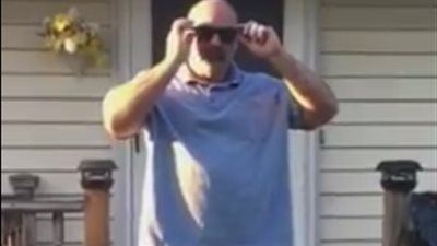 بالفيديو.. رد فعل أب حصل على هدية غير متوقعة في عيد ميلاده