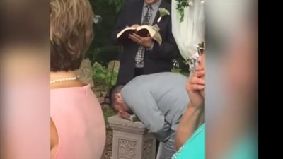 بالفيديو.. رد فعل عريس عند مشاهدته لعروسه يشعل «فيس بوك»