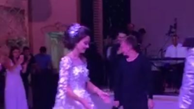 بالفيديو.. عريس يقدم هدية غير متوقعة لعروسه في حفل الزفاف