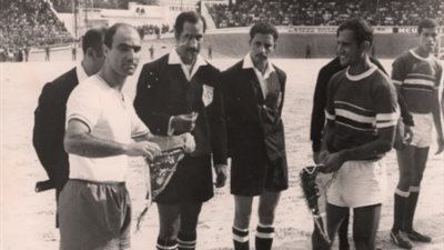 صورة قديمة تجمع «الشاذلي وأبو جريشة» في مباراة مصر والمغرب