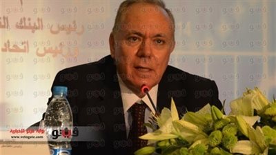 الزاهد: بنك القاهرة يحتل المرتبة الأولى في قرض السيارة