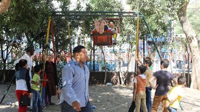 بالفيديو والصور.. بهجة الأطفال في حديقة عرابي بثاني أيام عيد الأضحى