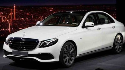 مرسيدس تغير محركات سيارتها في بريطانيا