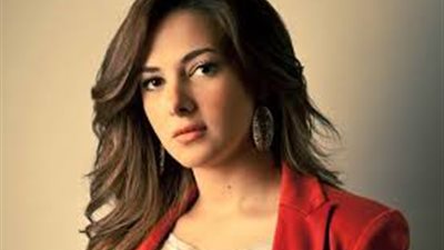 النيابة تأمر باستعجال التحريات حول سرقة الفنانة دنيا سمير غانم