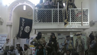 قاعدة اليمن تتبنى هجومين على الحوثيين