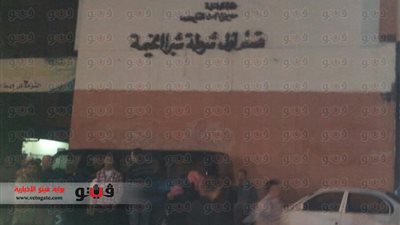 بالصور.. وقفة احتجاجية لـ 6 إبريل أمام قسم شبرا