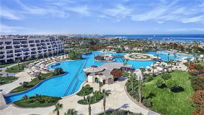 محافظة البحر الأحمر تكشف ملابسات وفاة سائحين بريطانيين بالغردقة