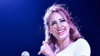رنا سماحة تتألق بأجمل أغانيها في حفل النادي الأهلي بأكتوبر (صور)